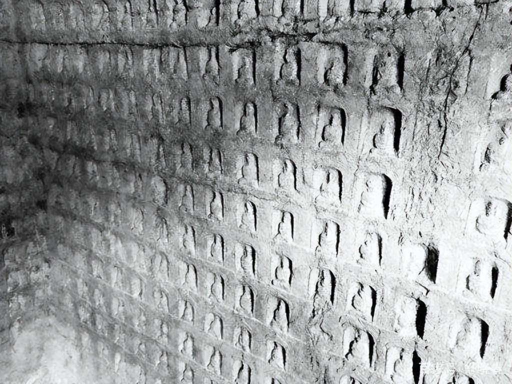 皇冠信用在线注册_河南鹤壁一水库水位下降现千佛石窟皇冠信用在线注册，开凿于东魏内有1043尊石佛，有佛像首部消失，水库管理方回应