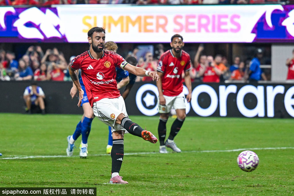 马赛vs巴黎
_阿什利-扬：B费失点球背后的真相马赛vs巴黎
，主裁判的干扰是否是关键？