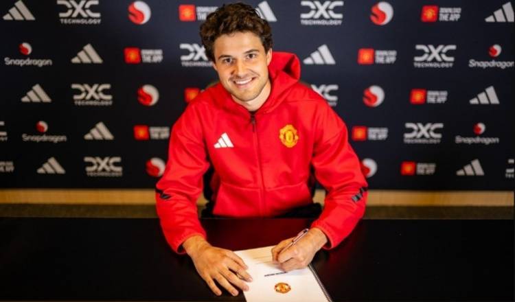 纳空叻差斯玛vs拉查布里府_曼晚：曼联的夏窗堪称完美纳空叻差斯玛vs拉查布里府，补强了前锋门将&amp;冗员也基本送走了