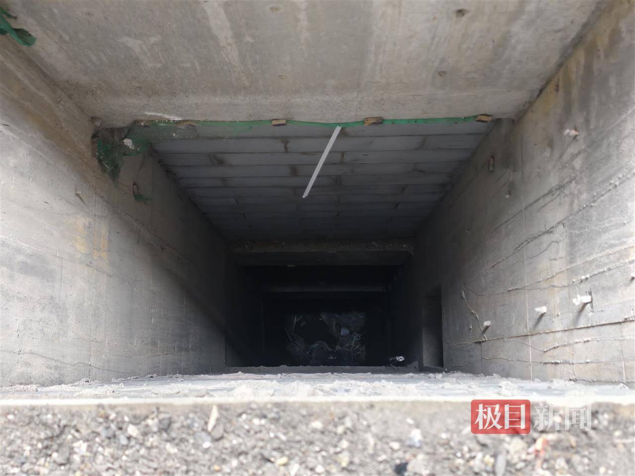 皇冠信用网会员账号_西安11岁男孩玩耍时坠入10多米深井身亡皇冠信用网会员账号,井口外连夜设置围挡,警方等部门介入调查