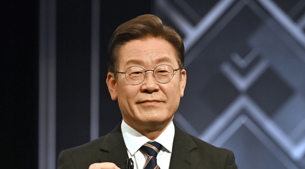 皇冠登3管理出租
_特朗普早早到场皇冠登3管理出租
，与中方谈完100分钟后，亲自把中方领导人送上车