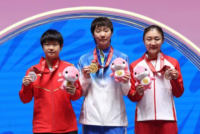 皇冠信用开户
_再次与女单冠军擦肩皇冠信用开户
，孙颖莎难掩失落，王曼昱说“彼此更强了” 道尽英雄相惜