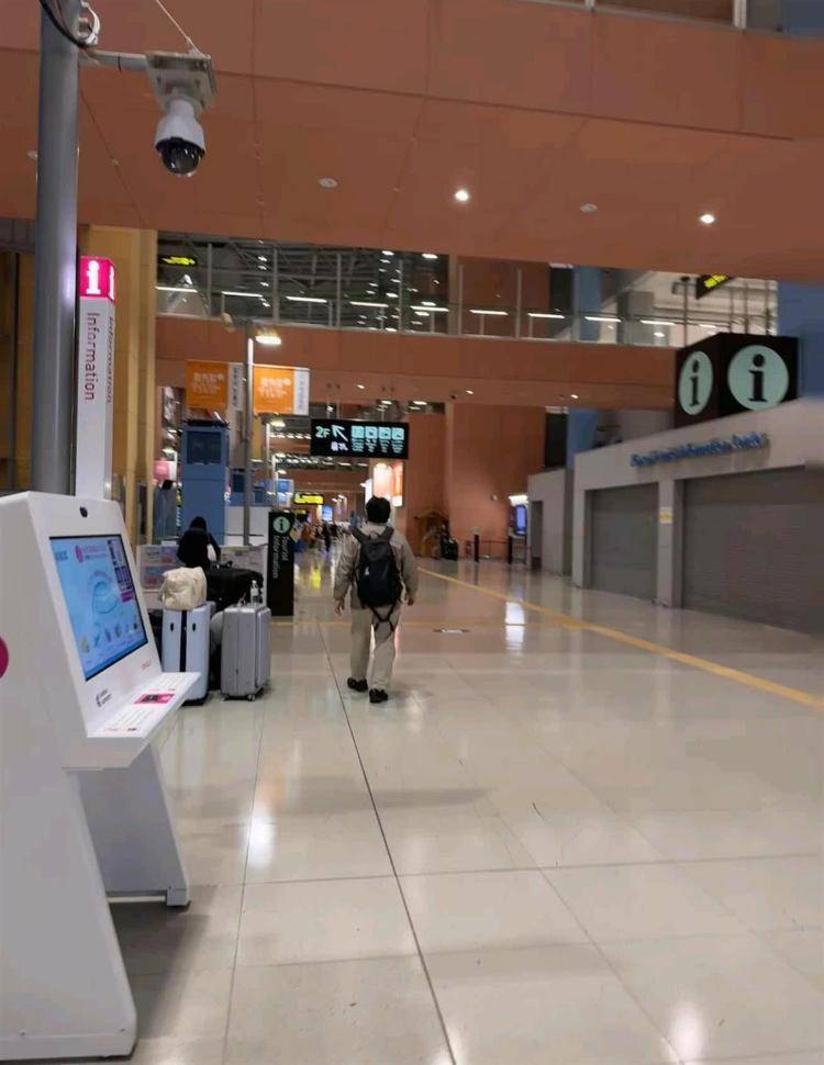 皇冠信用網在哪里开通
_日本机场挤满了回国的人：有中国游客提前结束行程回国皇冠信用網在哪里开通
，整趟航班满座，还有人称已辞工返华