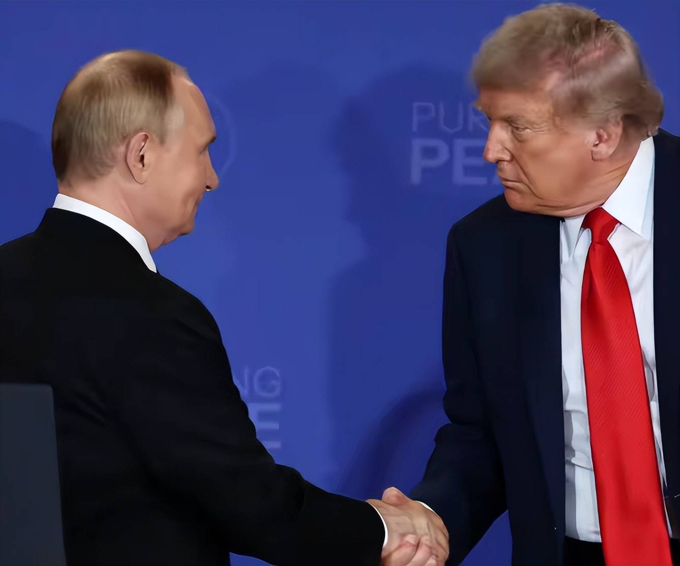 巴塞罗那足球_结束了！泽连斯基发表全国讲话巴塞罗那足球，28条砍至19条换和平，乌克兰人狂欢：终于不用提心吊胆