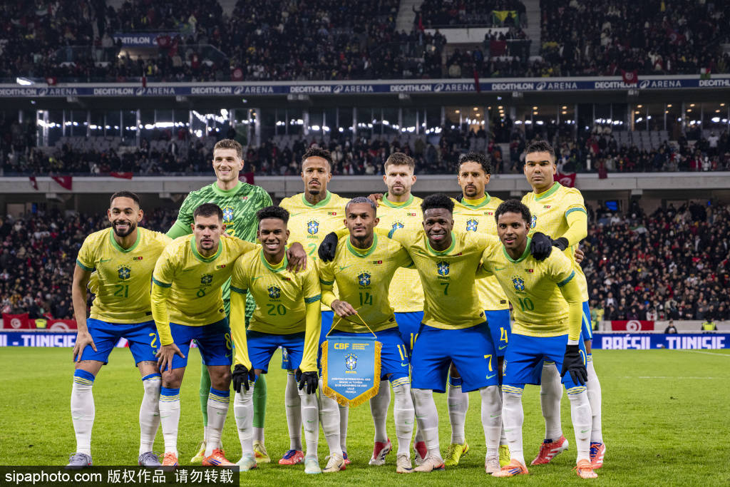 皇冠信用网平台出租_国安半场换人！张玉宁伤情引发战术调整皇冠信用网平台出租，冯博轩能否扭转局面？