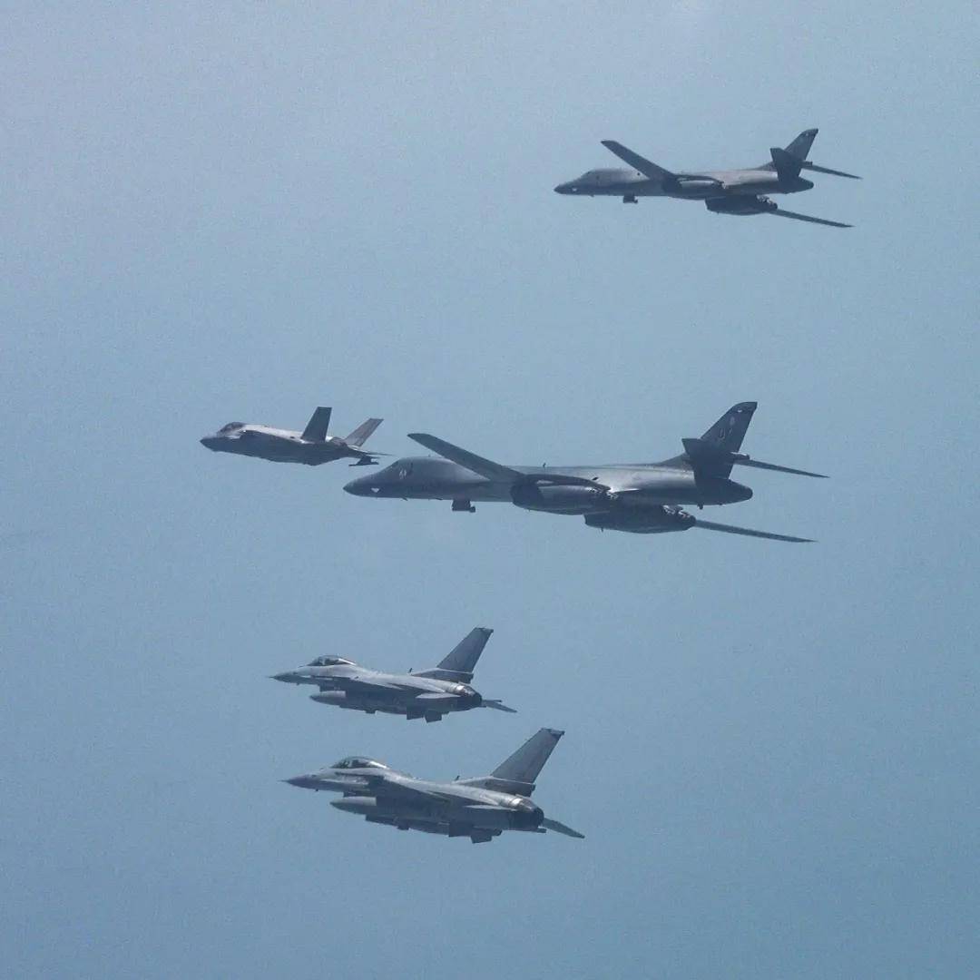 如何申请皇冠信用网_美轰炸机来了如何申请皇冠信用网，不许中国改变现状？遇上歼16，将重现猎火鸡名场面