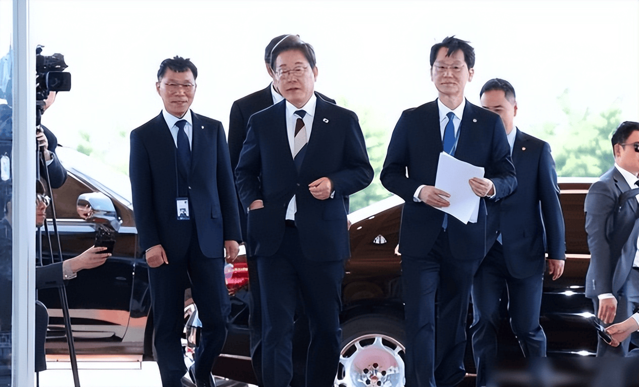 世界杯皇冠信用网代理_中方国宴款待世界杯皇冠信用网代理，李在明妻子在华做饭，韩国发帖感叹，对华换了个新称呼