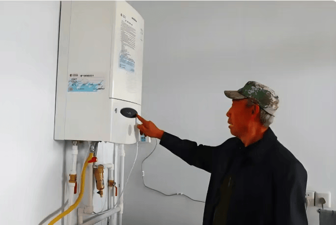 皇冠信用网平台_村里一大半人家没怎么开暖气皇冠信用网平台，财政应该优先保民生