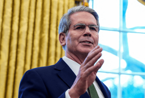 皇冠信用网会员注册网址_还剩6830亿皇冠信用网会员注册网址，中国大幅抛美债，特朗普下令和中方硬刚到底？帮凶全到齐