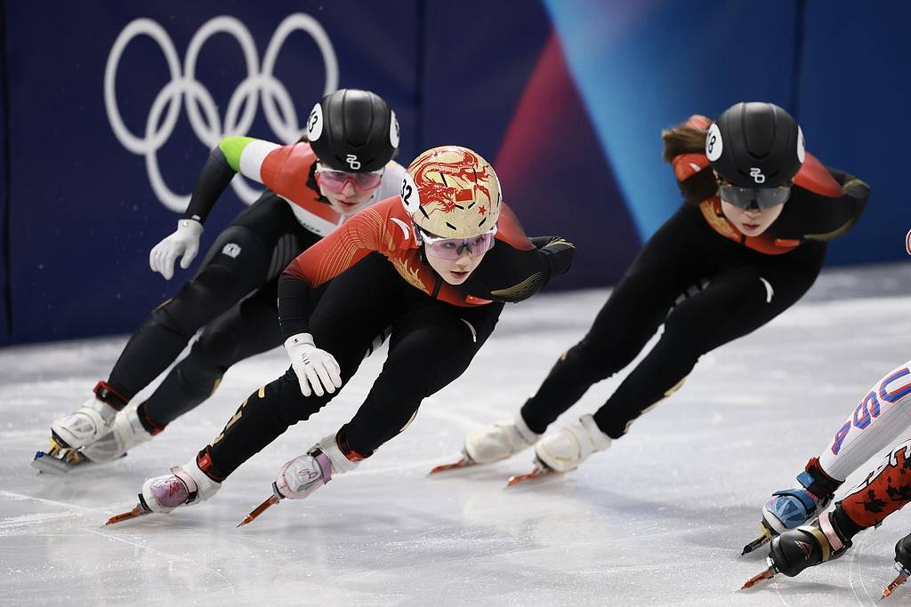 皇冠世界杯代理
_神剧情皇冠世界杯代理
!对手全部摔倒 杨婧茹晋级女子1500米A组决赛