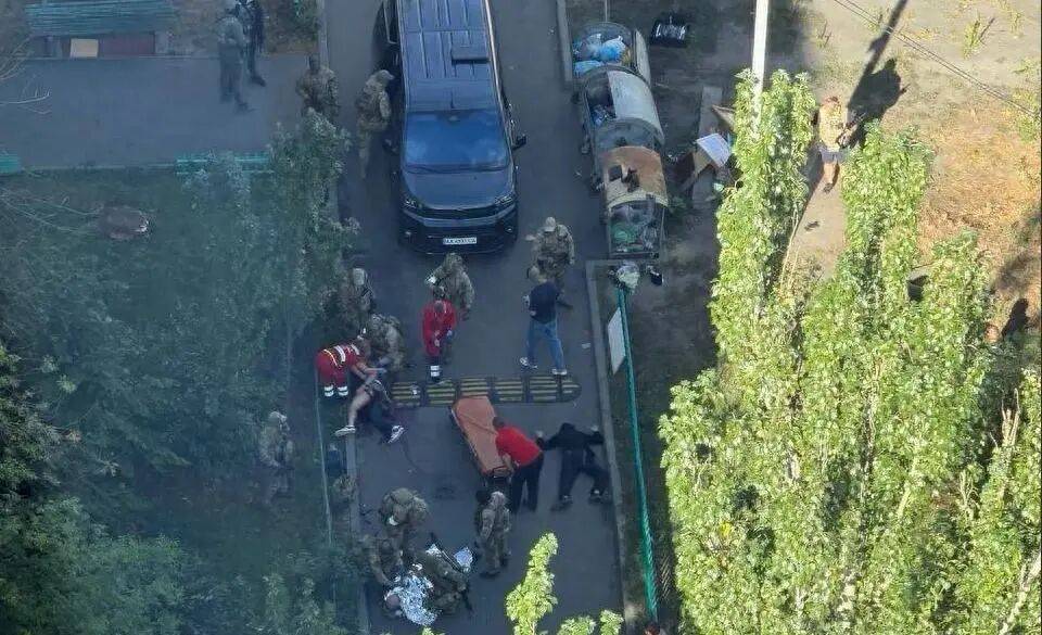 皇冠信用网注册_泽连斯基气得七窍生烟！乌克兰2大特工组织火并皇冠信用网注册，到底犯了哪门子毛病？发生了什么？